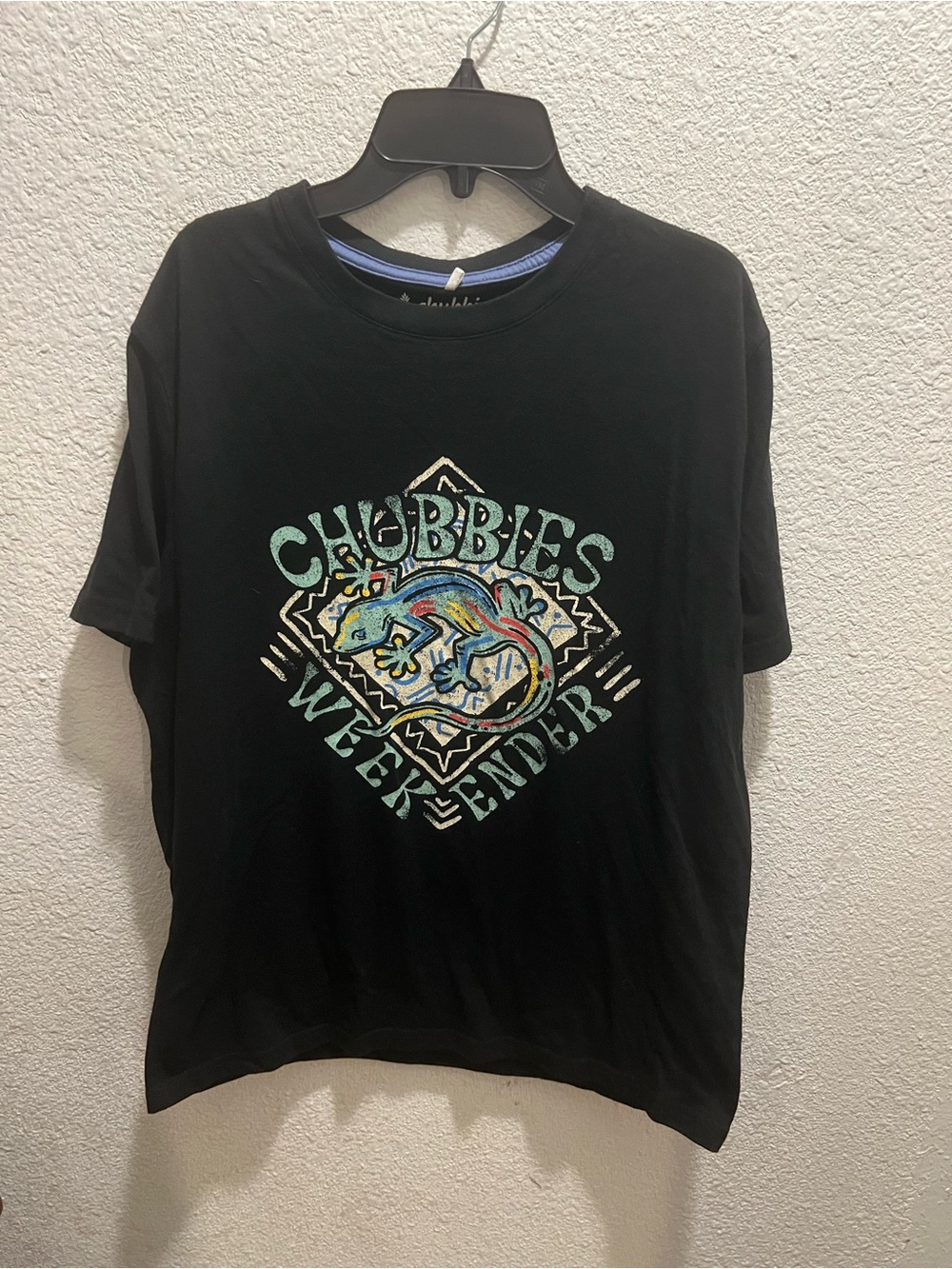 chubbies Black Tee with Multicolor Lizard Graphic